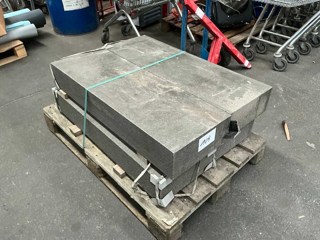 Granieten traptrede (4x) - afbeelding 2 van  4