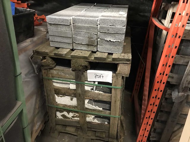 Granieten zwembadboord traptrede boordsteen 50 lm - afbeelding 2 van  3