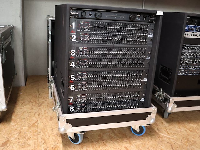 Graphic equalizers (x4) - afbeelding 1 van  9