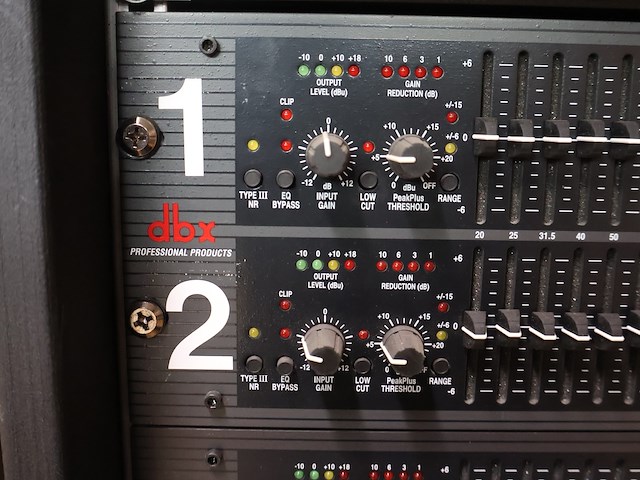 Graphic equalizers (x4) - afbeelding 6 van  9