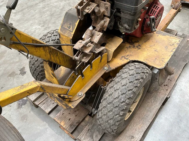Grasboy tr12 sleuvengraafmachine - afbeelding 5 van  6