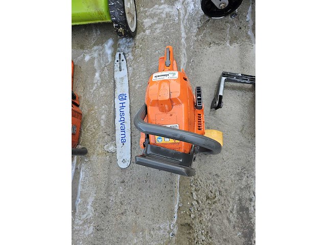 Grasmaaier en kettingzaag (6x) - afbeelding 9 van  15
