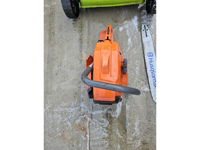 Grasmaaier en kettingzaag (6x) - afbeelding 10 van  15