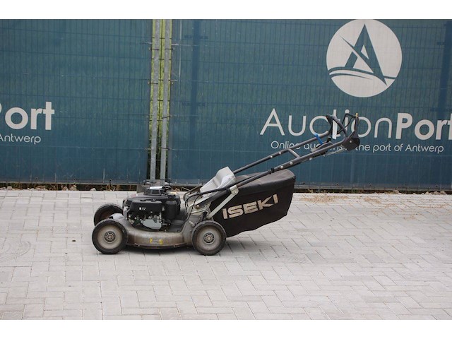 Grasmaaier iseki benzine - afbeelding 1 van  1