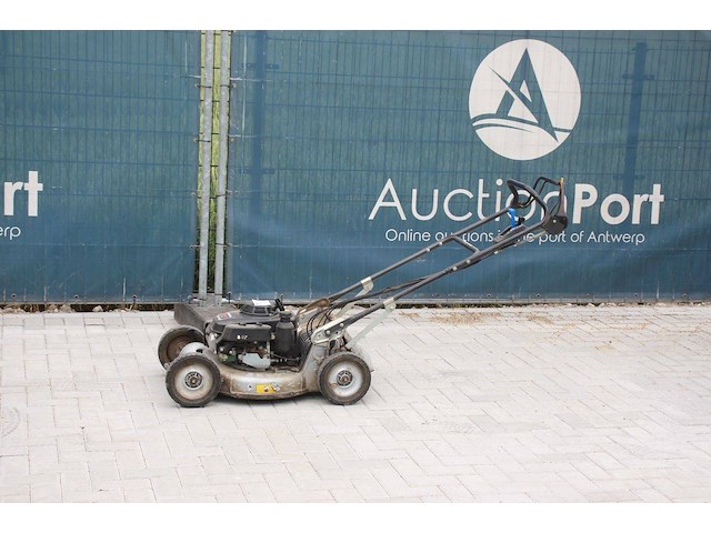 Grasmaaier iseki sw8210 benzine 3.2kw 2017 - afbeelding 1 van  1