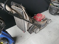 Grasmaaier op benzine honda