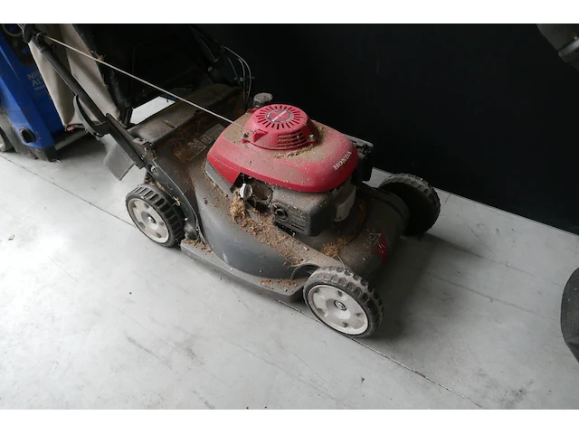 Grasmaaier op benzine honda - afbeelding 2 van  4