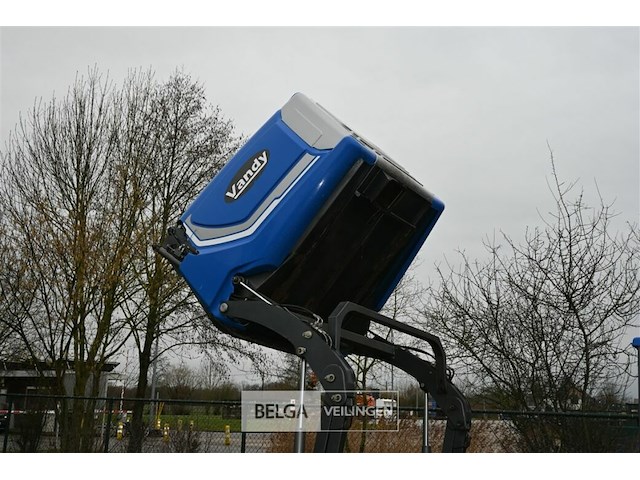 Grasmaaier + opzuiger - afbeelding 17 van  18