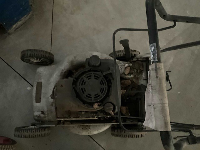 Grasmaaier + sproeier - afbeelding 2 van  7