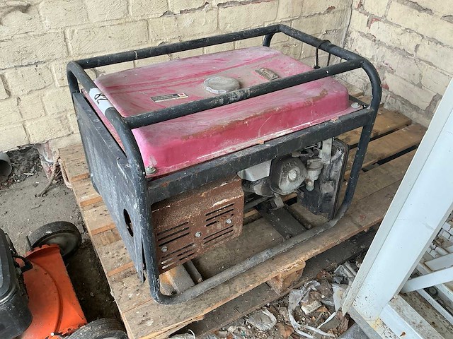 Grasmachine en stroomgenerator - afbeelding 2 van  8