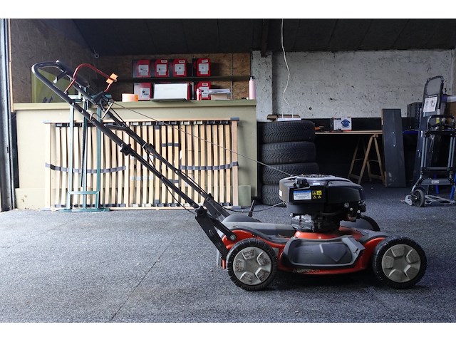 Grasmachine husqvarna - afbeelding 1 van  5