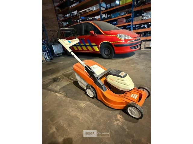 Grasmachine stihl - afbeelding 4 van  9