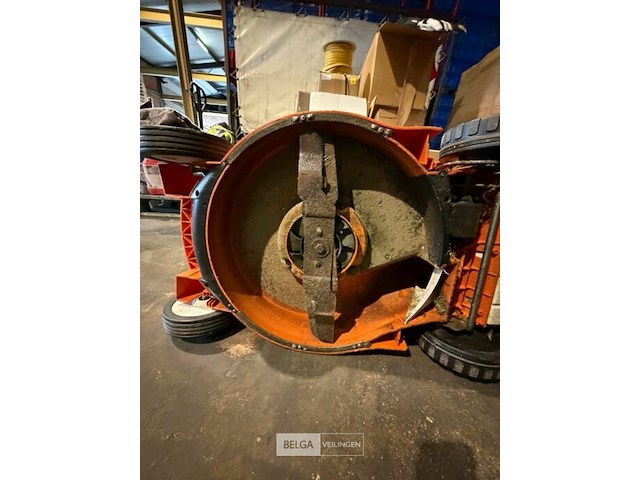 Grasmachine stihl - afbeelding 9 van  9