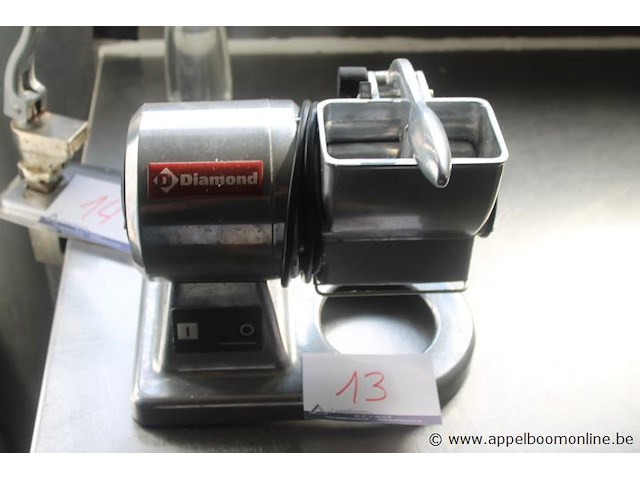 Grater, diamond, gm, 0, 38kw, 230v, 8kg, werking niet gekend - afbeelding 1 van  2