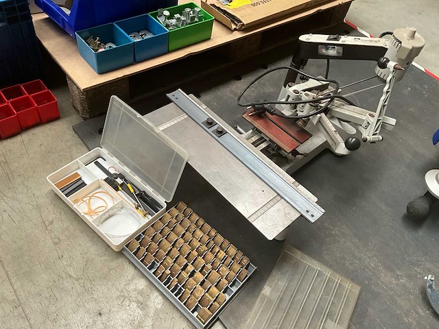 Graveermachine / pantograaf met toebehoren – professioneel - afbeelding 1 van  3