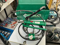 Greenlee 1725 hydraulische voetpomp met cilinder - afbeelding 1 van  5
