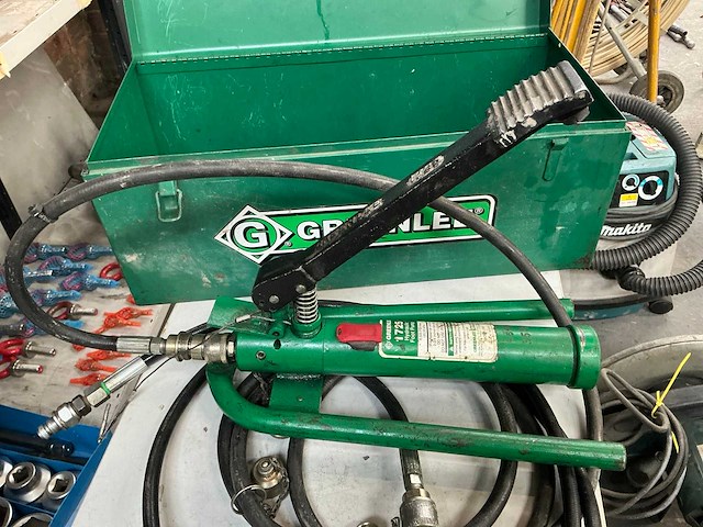 Greenlee 1725 hydraulische voetpomp met cilinder - afbeelding 2 van  5