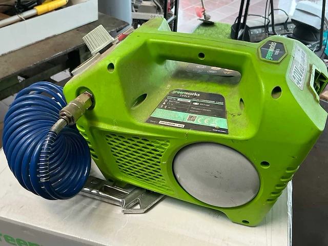 Greenworks 4100802 accu luchtcompressor - afbeelding 2 van  5