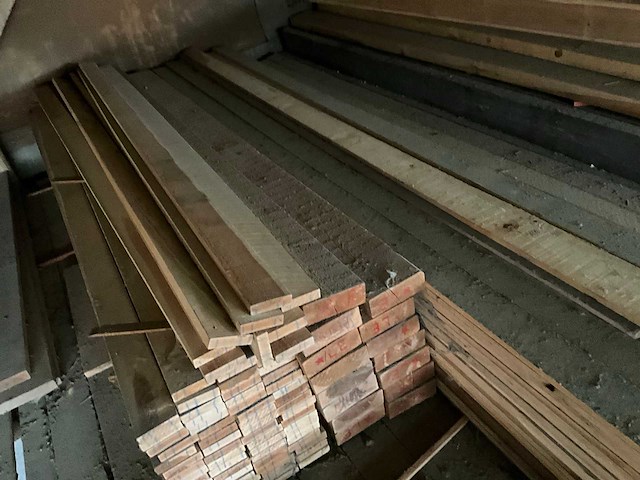 Grenen houten balken en planken 1e keus (230x) - afbeelding 2 van  11