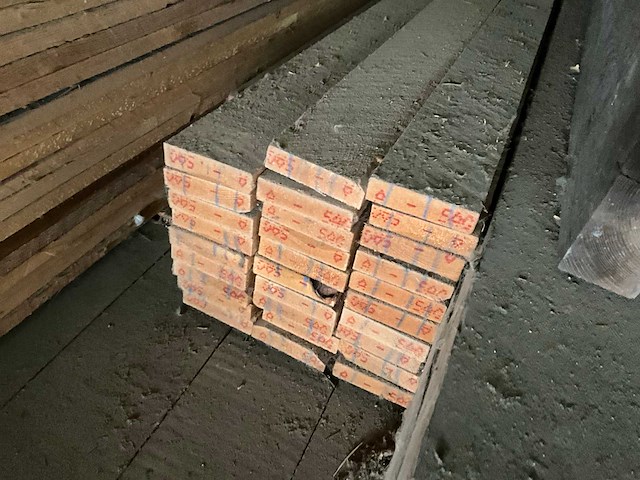 Grenen houten balken en planken 1e keus (230x) - afbeelding 8 van  11