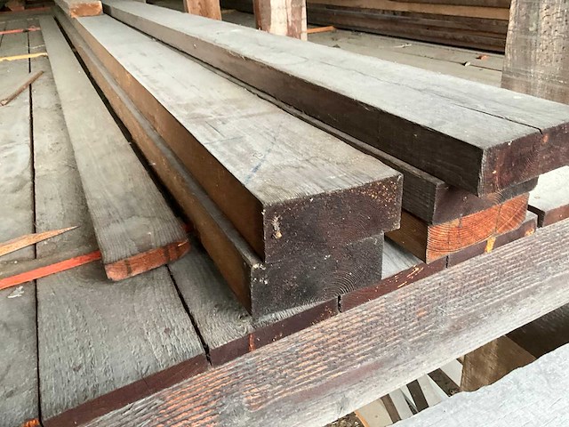 Grenen houten balken en planken (325x) waaronder rnd - afbeelding 8 van  10