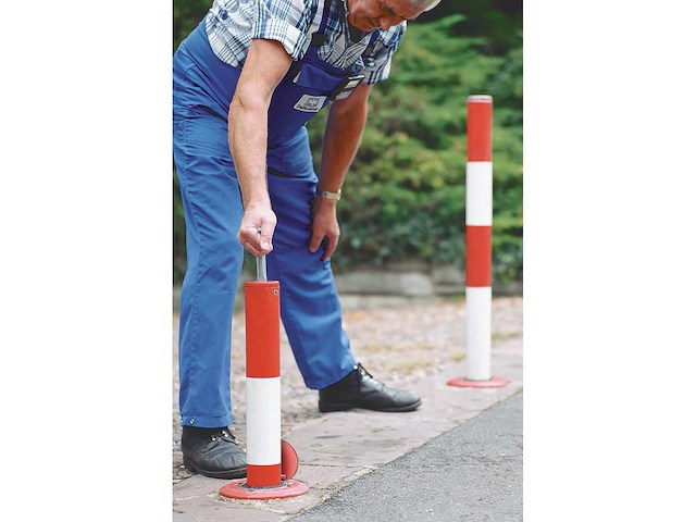Grenspaal, warmgegalvaniseerd staal, handmatig verzonken voor beton, h 900 mm - afbeelding 1 van  6
