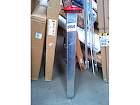 Grenspaal, warmgegalvaniseerd staal, handmatig verzonken voor beton, h 900 mm - afbeelding 6 van  6