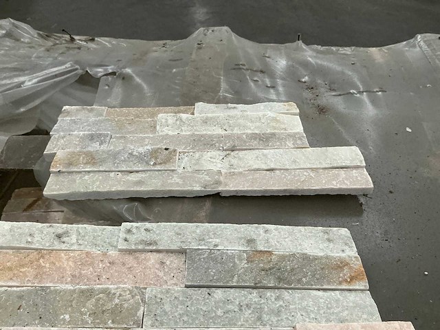 Grey pearl natuurruw partij mozaïektegels ca 45 m2 - afbeelding 3 van  6