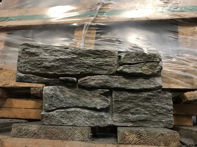 Grey quarz corners ca. 18,60 m2 - afbeelding 1 van  4