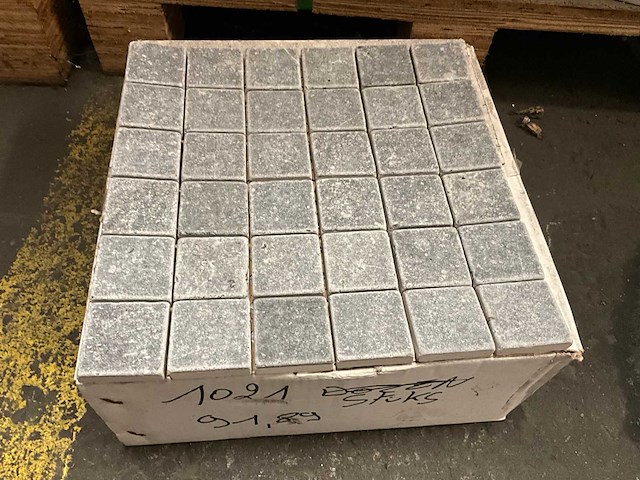 Grijs honed tumbled grote partij mozaïek tegel - afbeelding 1 van  4