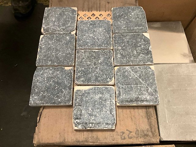 Grijs honed tumbled interloc grote partij mozaïek tegel - afbeelding 1 van  2