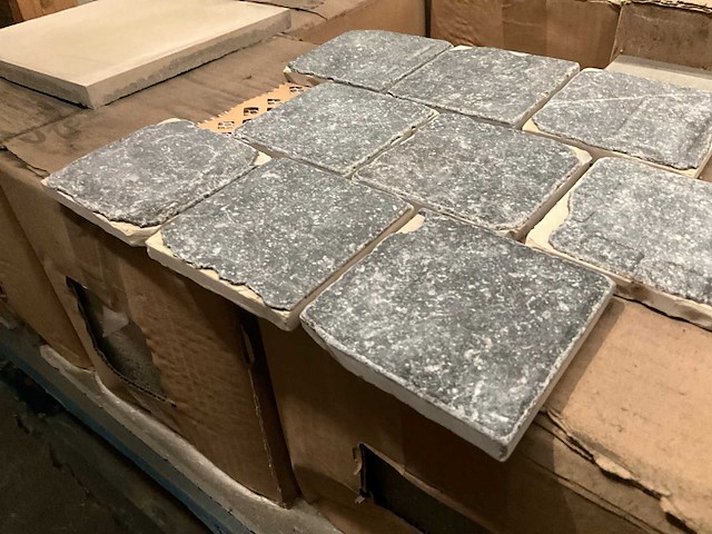 Grijs honed tumbled interloc grote partij mozaïek tegel - afbeelding 2 van  2