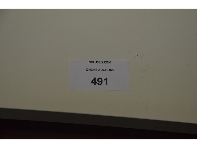 Grijs stoffen u-vormig hoeksalon afm. 350x280, wit rechthoekig salontafeltje, rond zwart bijzettafeltje - afbeelding 7 van  11