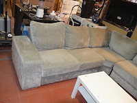 Grijs stoffen u-vormig hoeksalon afm. 350x280, wit rechthoekig salontafeltje, rond zwart bijzettafeltje - afbeelding 8 van  11