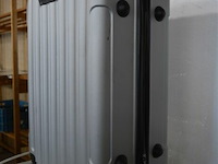 Grijze reiskoffer ±65x40x25 cm - afbeelding 2 van  2