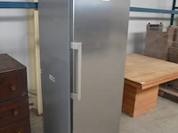 Grijze staande koelkast whirlpool (met schade) re365a (werking onbekend) - afbeelding 3 van  8