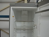 Grijze staande koelkast whirlpool (met schade) re365a (werking onbekend) - afbeelding 7 van  8