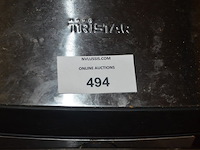 Grill tristar, waterkoker, 2 zilverkleurige dienbladen, zilverkleurige theepot, houten snijplank - afbeelding 3 van  9