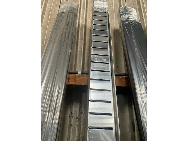 Grindstopper alu dakranden (25 lpm) - afbeelding 1 van  3