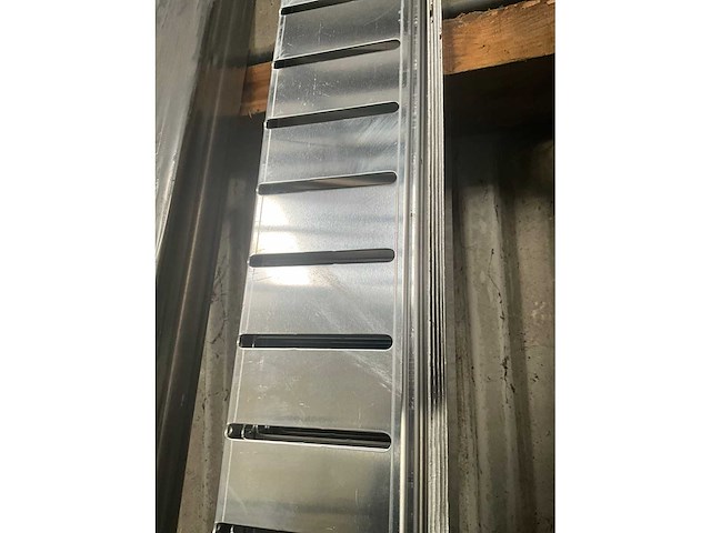 Grindstopper alu dakranden (25 lpm) - afbeelding 3 van  3