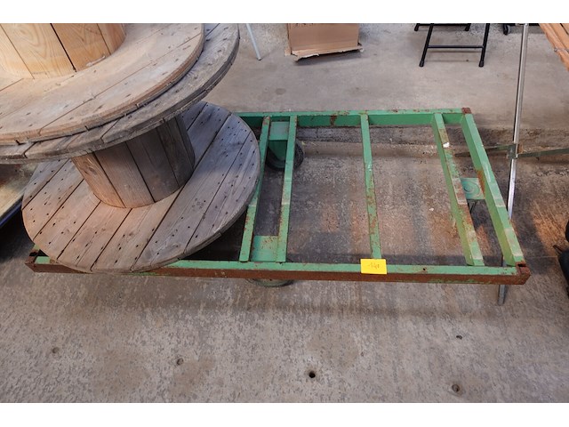 Groene platte kar 1,60m x 80 cm - afbeelding 1 van  4