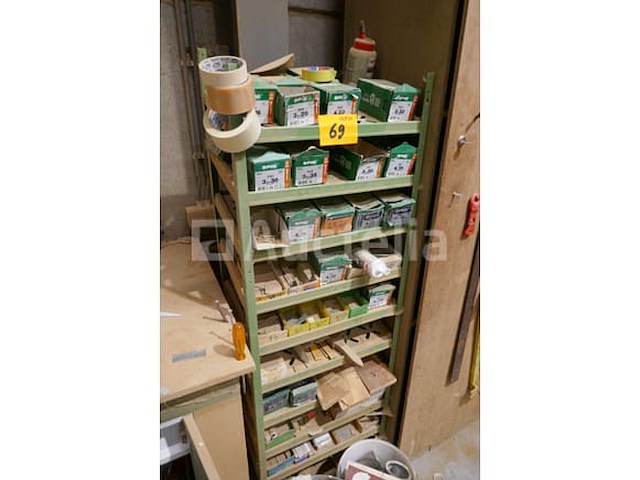 Groenmetalen rekje met inhoud - afbeelding 3 van  5