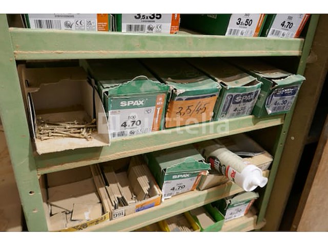 Groenmetalen rekje met inhoud - afbeelding 4 van  5