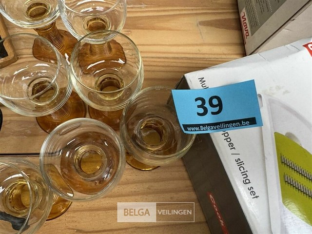 Groetensnijder + 7 wijnglaasjes - afbeelding 1 van  4