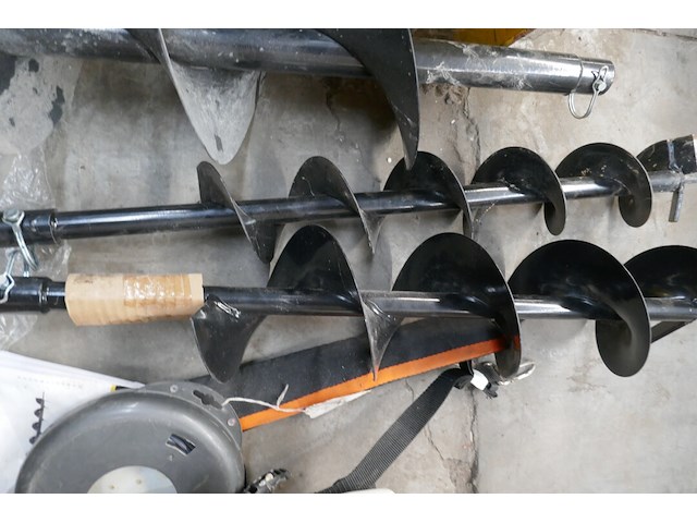 Grondboormachine op benzine powerplus - afbeelding 4 van  5