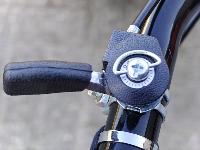 Grondfrees 46cm benzine - afbeelding 17 van  25