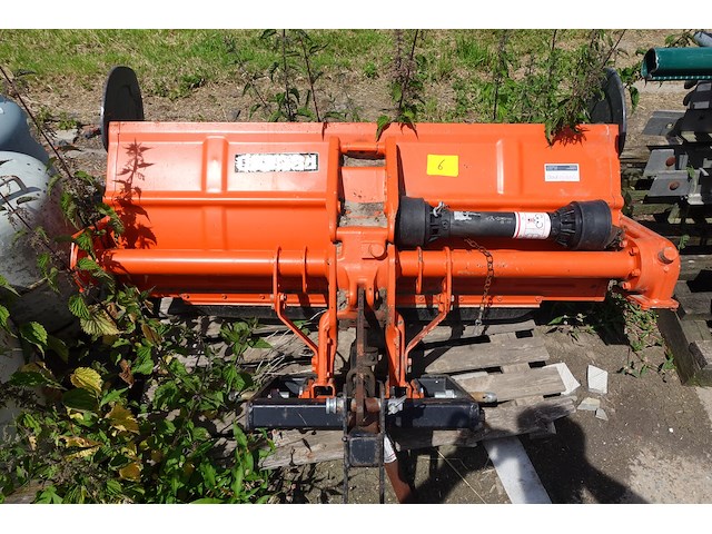 Grondfress kubota - afbeelding 1 van  11