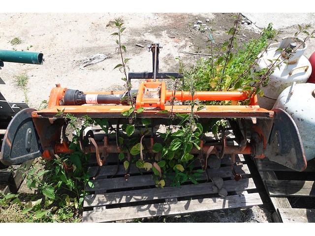 Grondfress kubota - afbeelding 6 van  11
