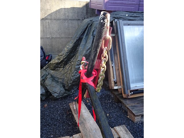 Groot anker op palet - afbeelding 2 van  3