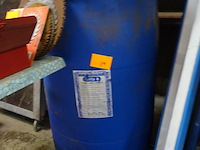 Groot blauw plastieken vat - afbeelding 7 van  10